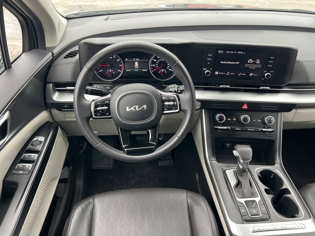 Certified 2024 Kia Carnival LX image 19