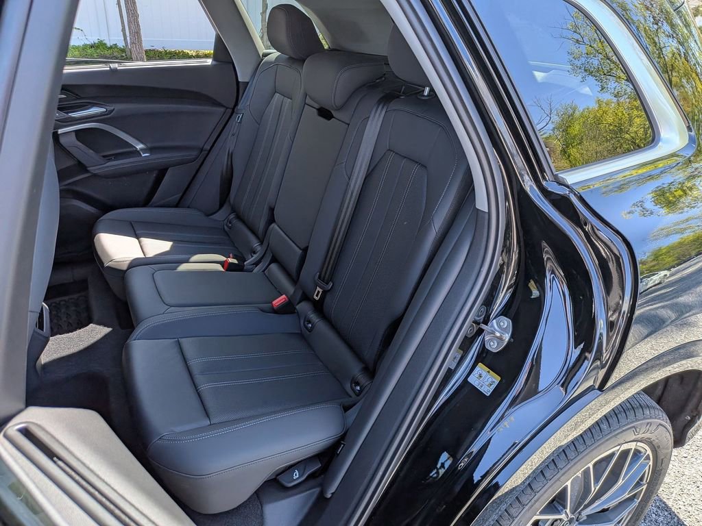 Used 2025 Audi Q5 Premium Plus w/ Premium Plus AWD/4WD image 19