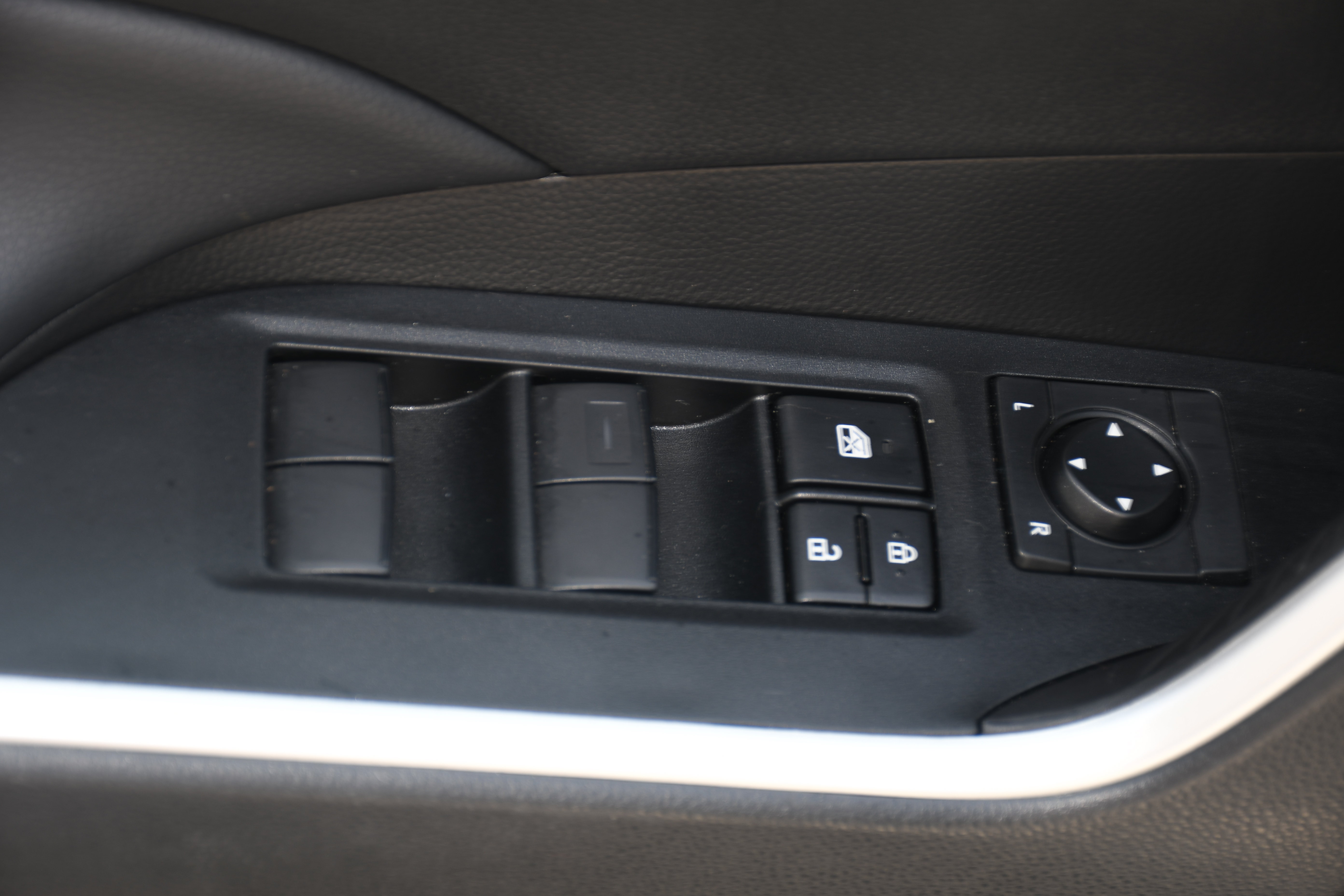 Certified 2023 Toyota RAV4 LE FWD image 10