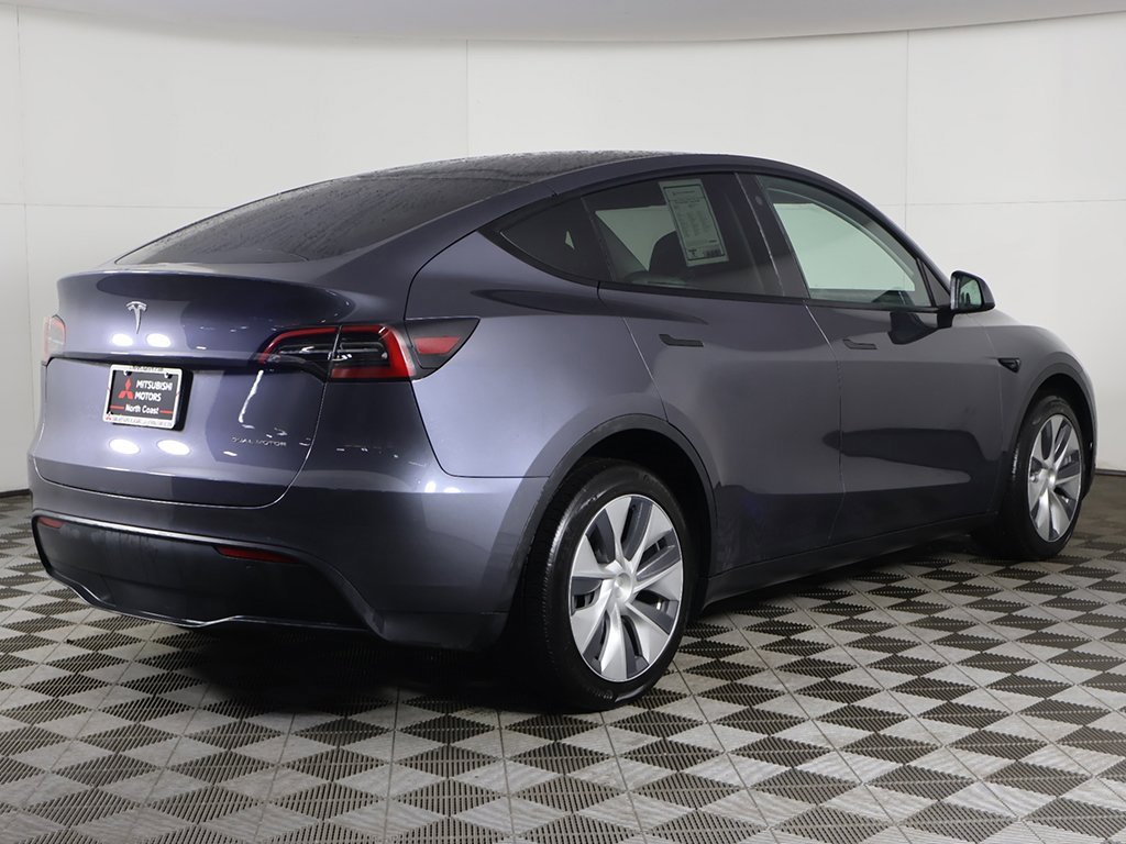 Used 2023 Tesla Model Y Long Range image 11