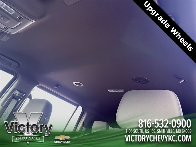 Used 2025 Chevrolet Suburban LS image 27