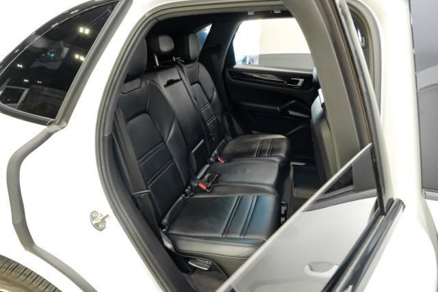 Used 2019 Porsche Cayenne AWD/4WD image 44