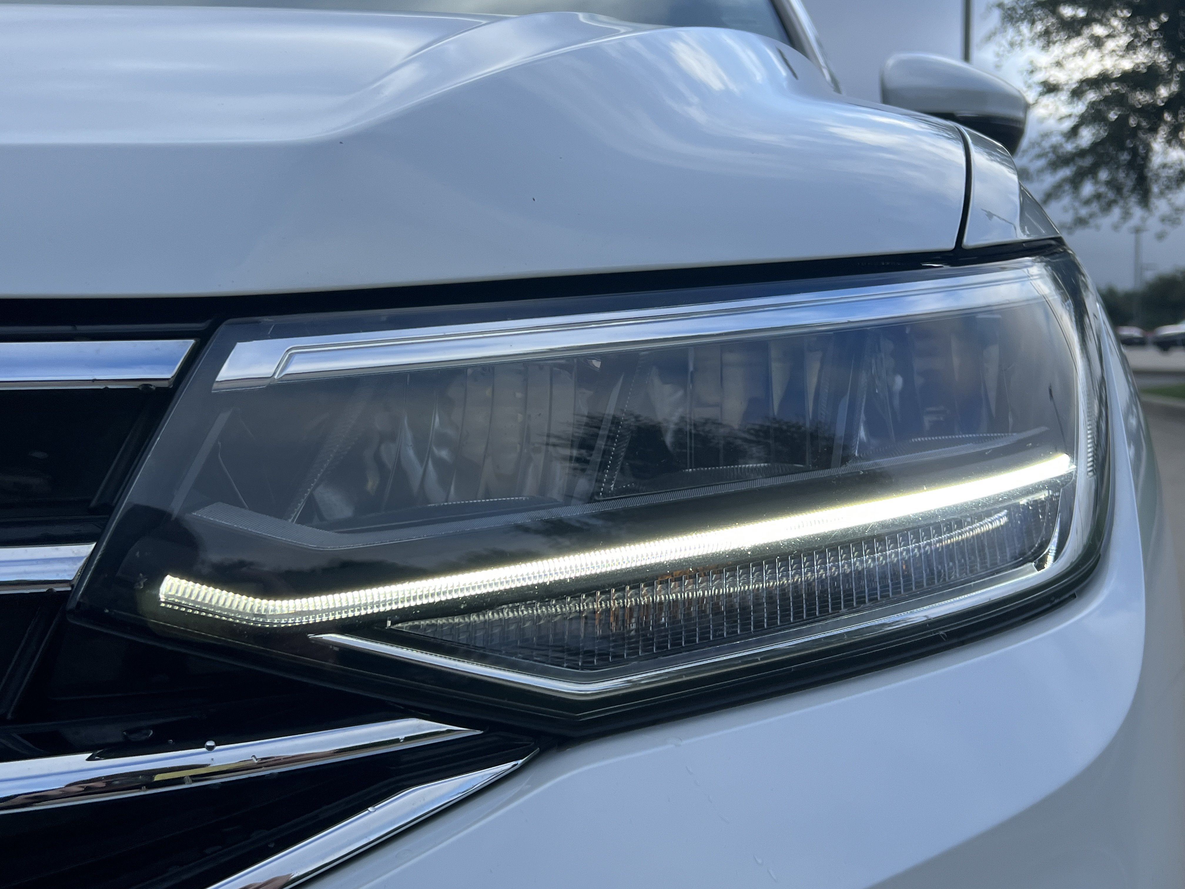 Certified 2023 Volkswagen Tiguan SE w/ Panoramic Sunroof Package FWD image 6
