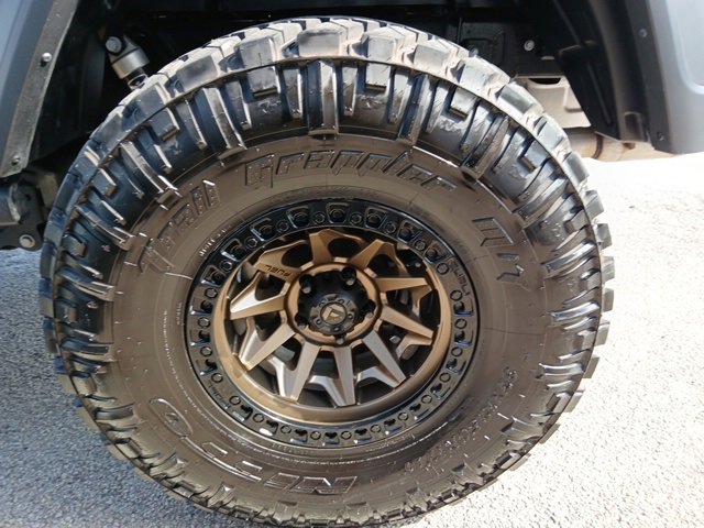 Used 2025 Jeep Gladiator Sport image 26