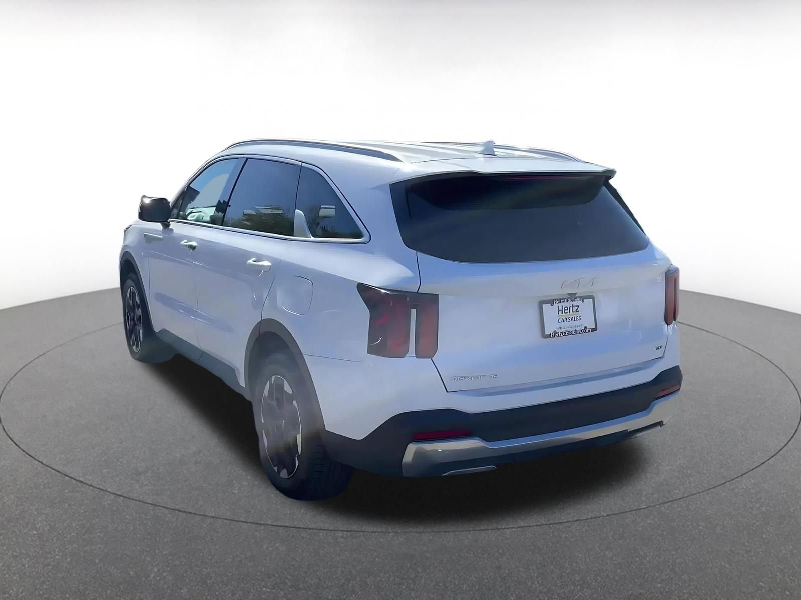 Used 2024 Kia Sorento S image 10