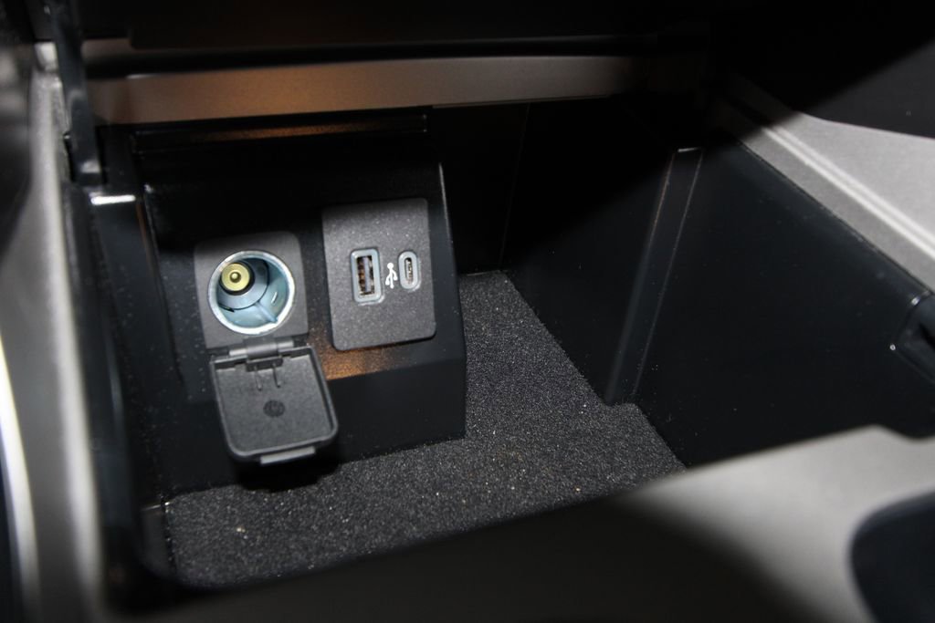 Used 2023 Ford Explorer XLT w/ Equipment Group 202A image 17