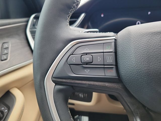 Used 2025 Jeep Grand Cherokee Limited AWD/4WD image 24