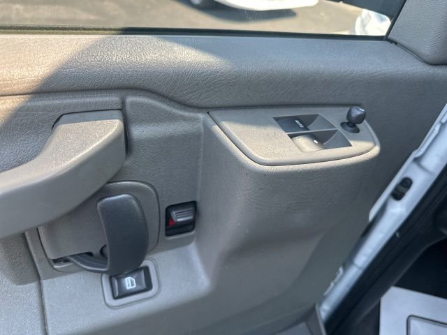 Used 2023 GMC Savana 2500 w/ Driver Convenience Package image 11