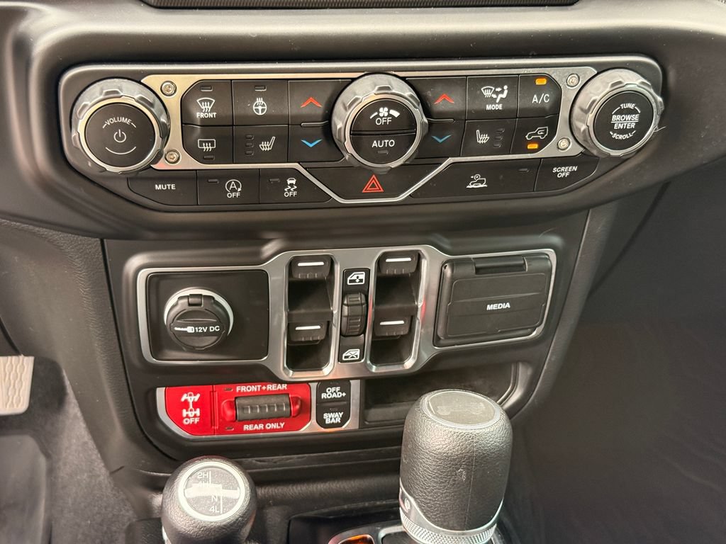 Used 2023 Jeep Wrangler Unlimited Rubicon w/ LED Lighting Group AWD/4WD image 23