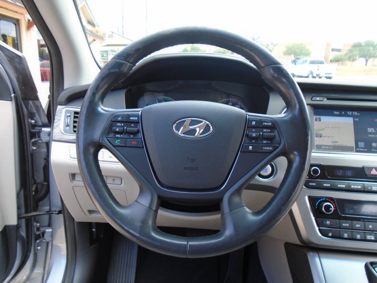 Used 2016 Hyundai Sonata Limited w/ Option Group 02 FWD image 15