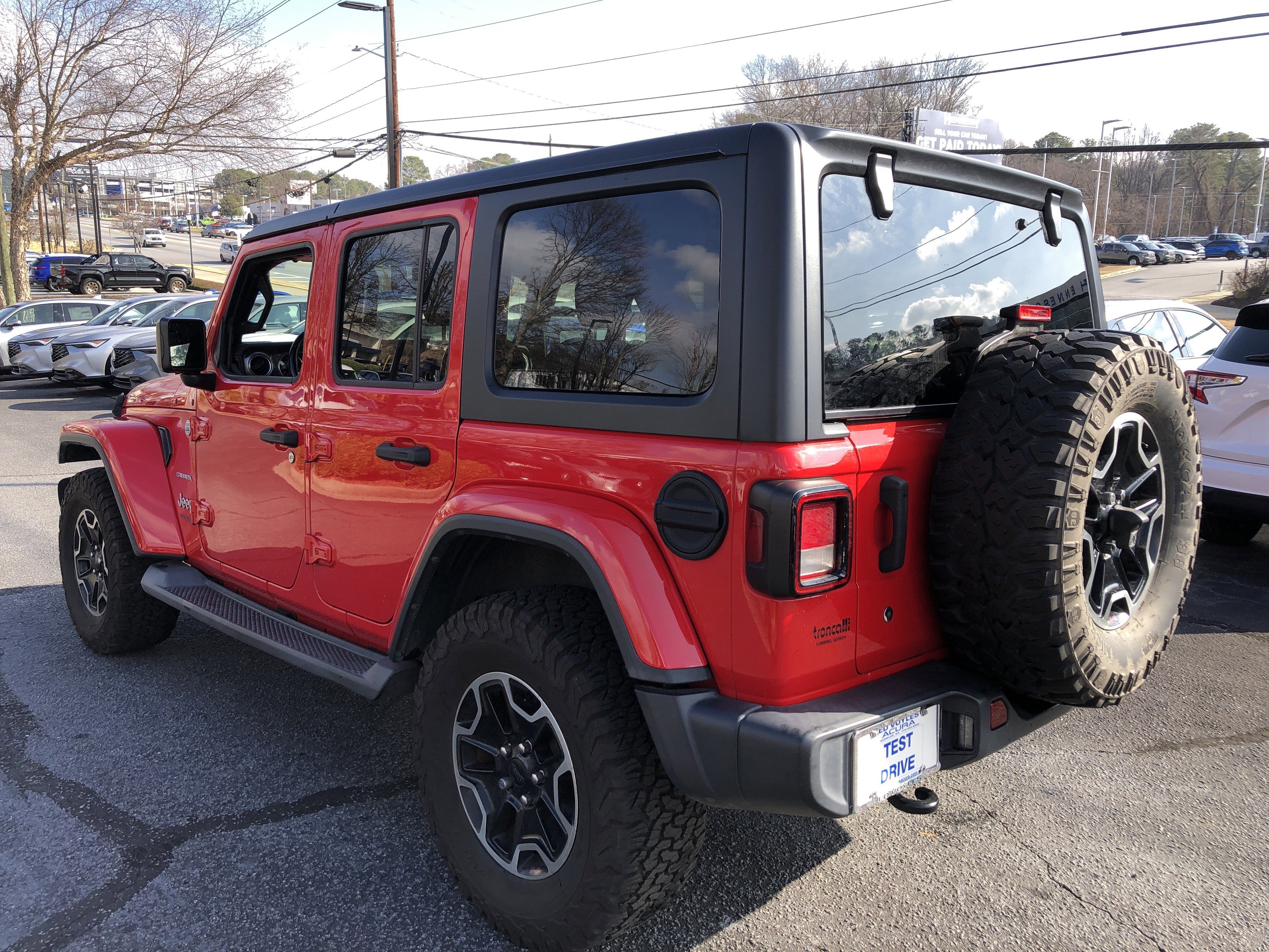 Used 2019 Jeep Wrangler Unlimited Sahara image 3