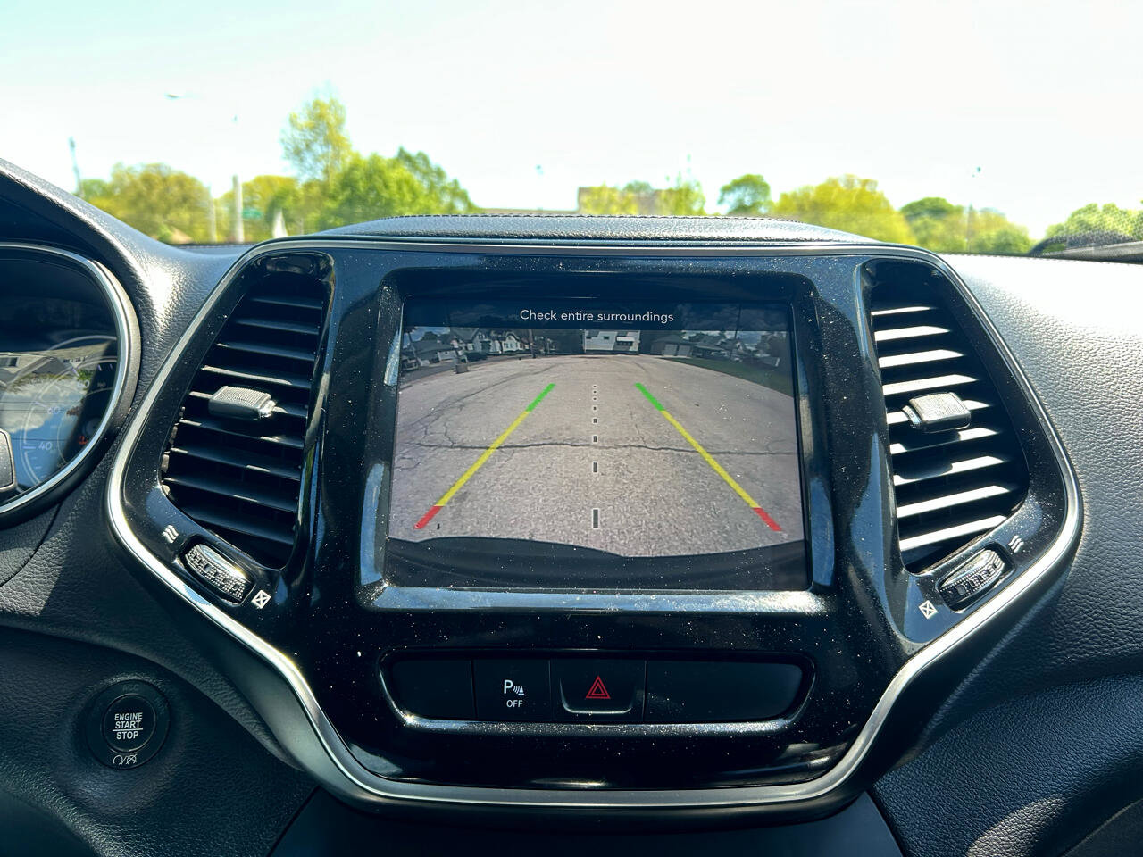 Used 2020 Jeep Cherokee Limited image 13