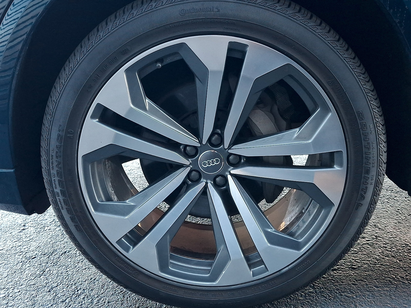 Used 2019 Audi Q8 Premium Plus w/ Premium Plus AWD/4WD image 15
