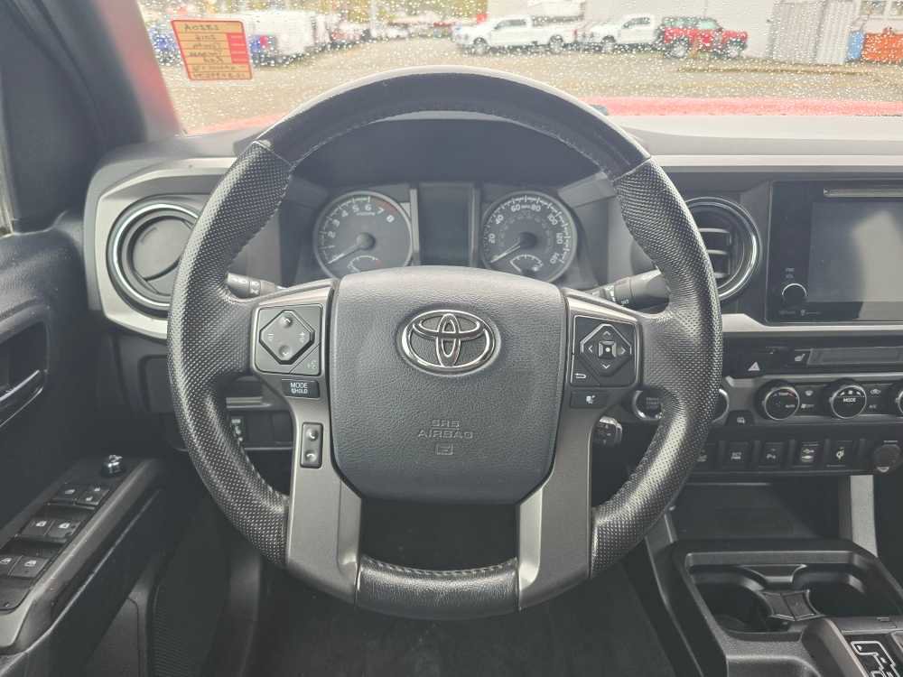 Used 2016 Toyota Tacoma TRD Off-Road w/ Premium & Technology Package image 11