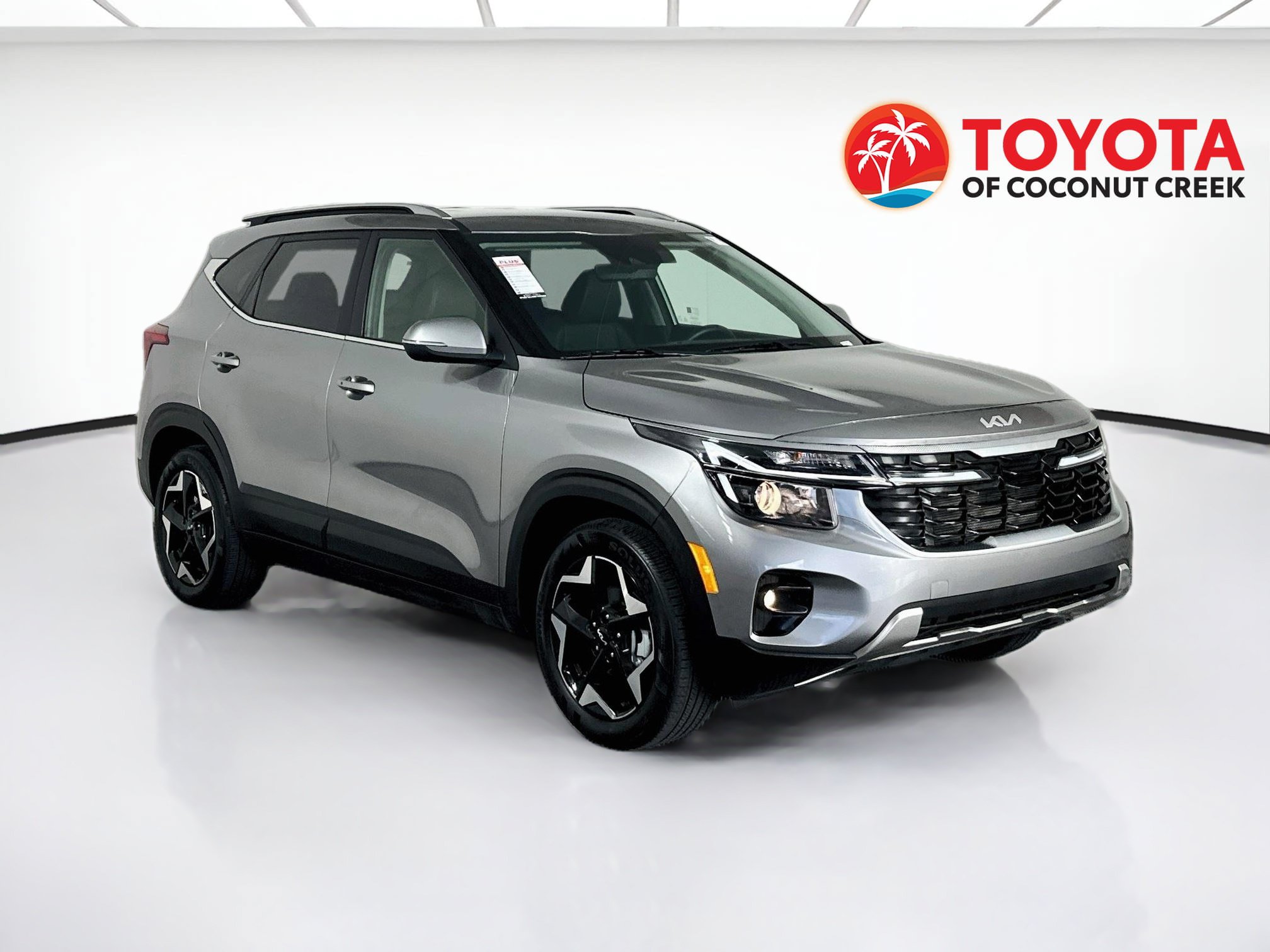 Used 2025 Kia Seltos EX FWD image 1