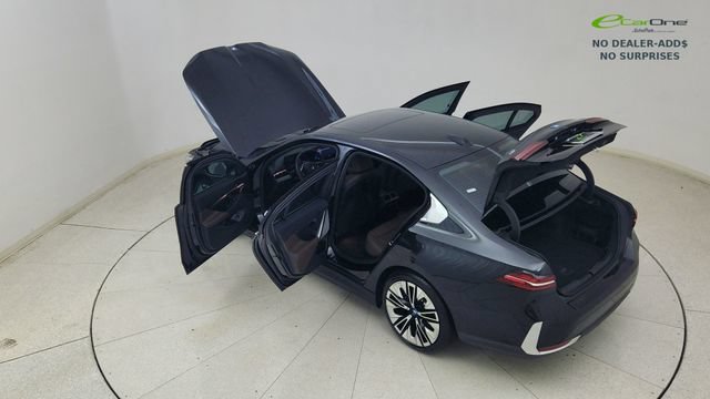 Used 2024 BMW i5 eDrive40i w/ Convenience Package RWD image 85