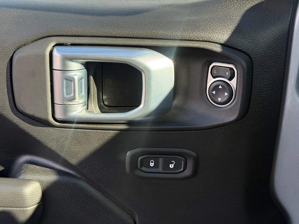 Used 2022 Jeep Wrangler Unlimited Rubicon w/ LED Lighting Group image 20
