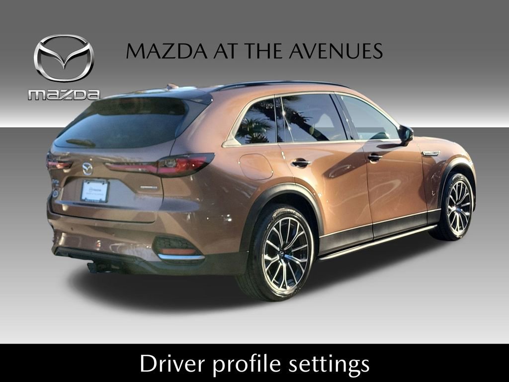 Certified 2025 MAZDA CX-70 Plug-In Hybrid w/ Premium Pkg image 5