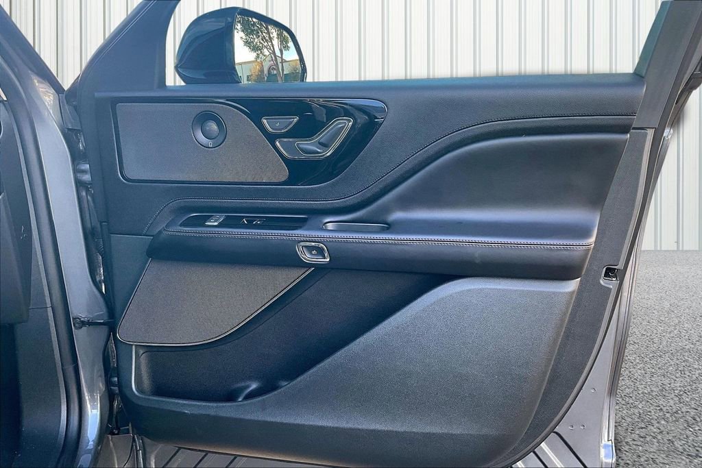 Used 2024 Lincoln Aviator Reserve image 18