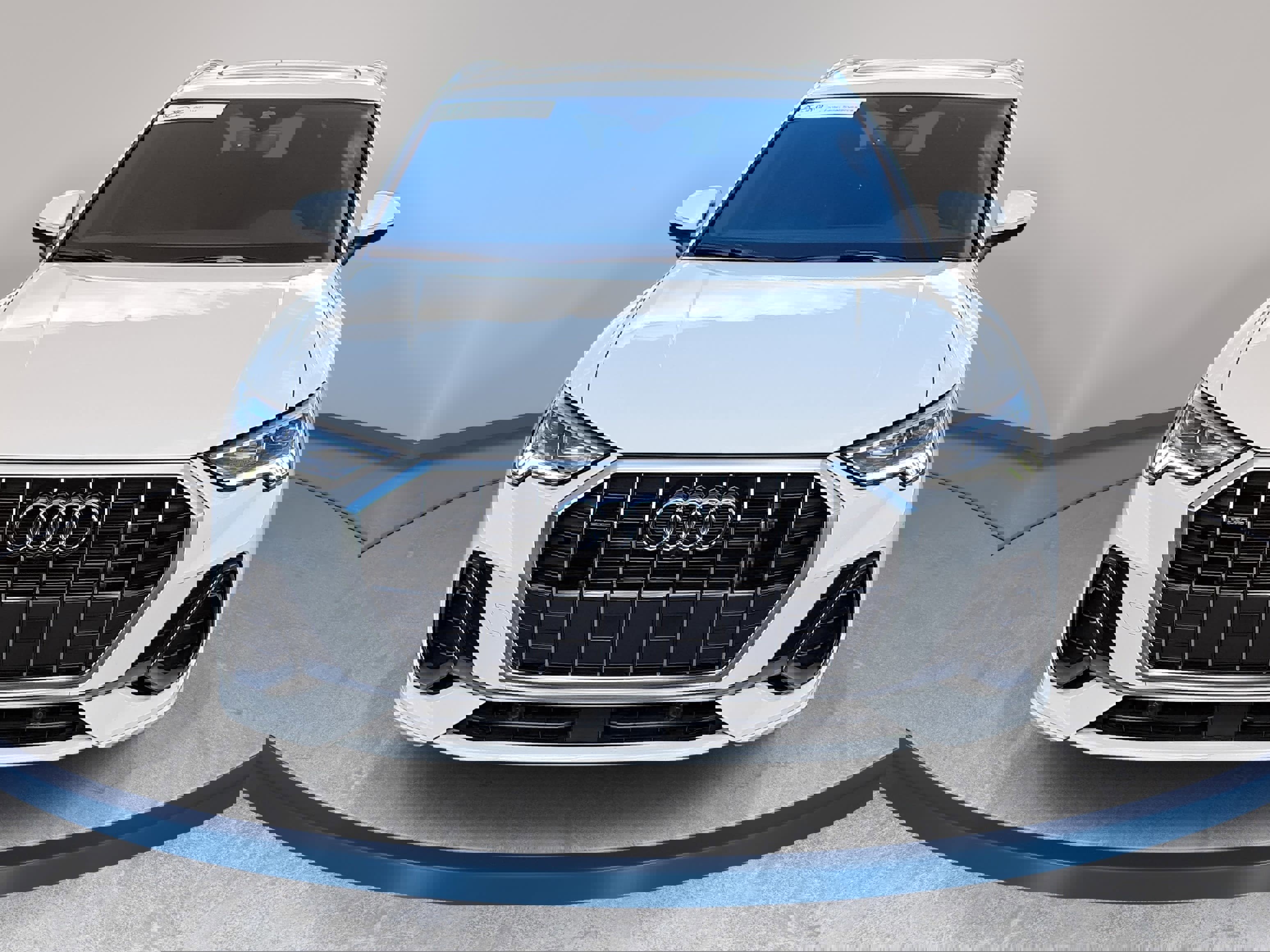 Used 2024 Audi Q3 2.0T Premium Plus w/ Premium Plus Package image 2