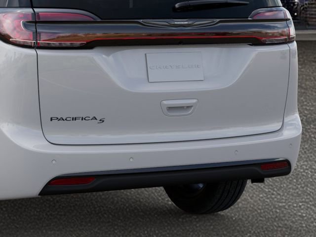 New 2026 Chrysler Pacifica Select image 13