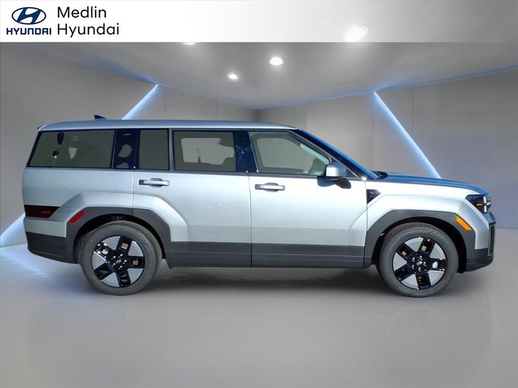 Used 2026 Hyundai Santa Fe SE image 2