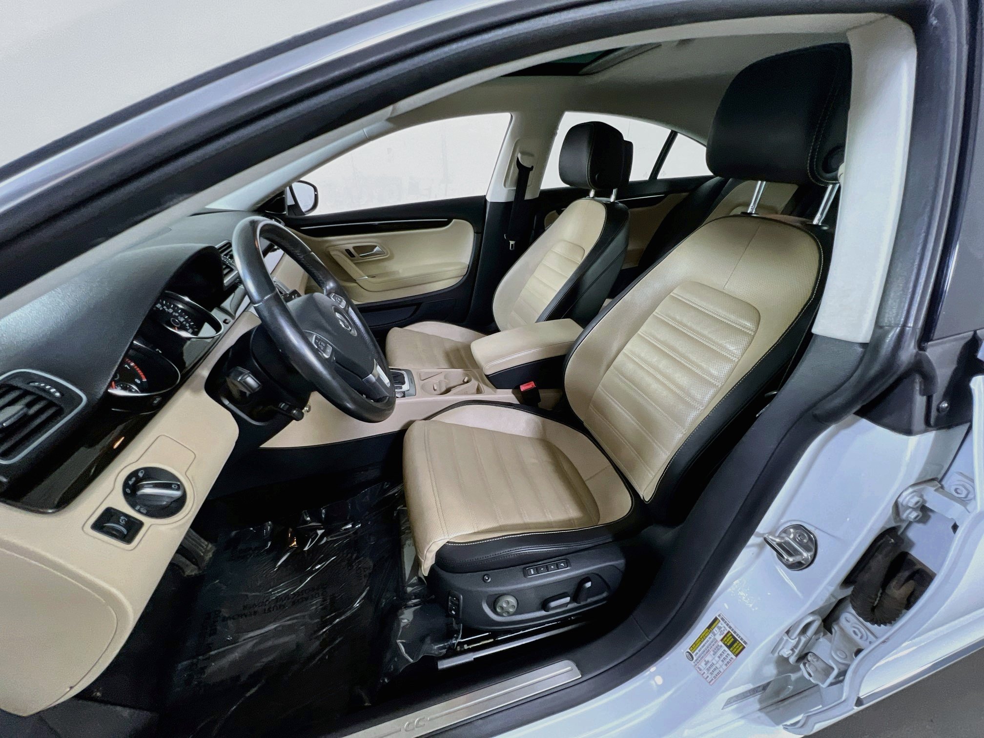 Used 2016 Volkswagen CC Executive AWD/4WD image 22