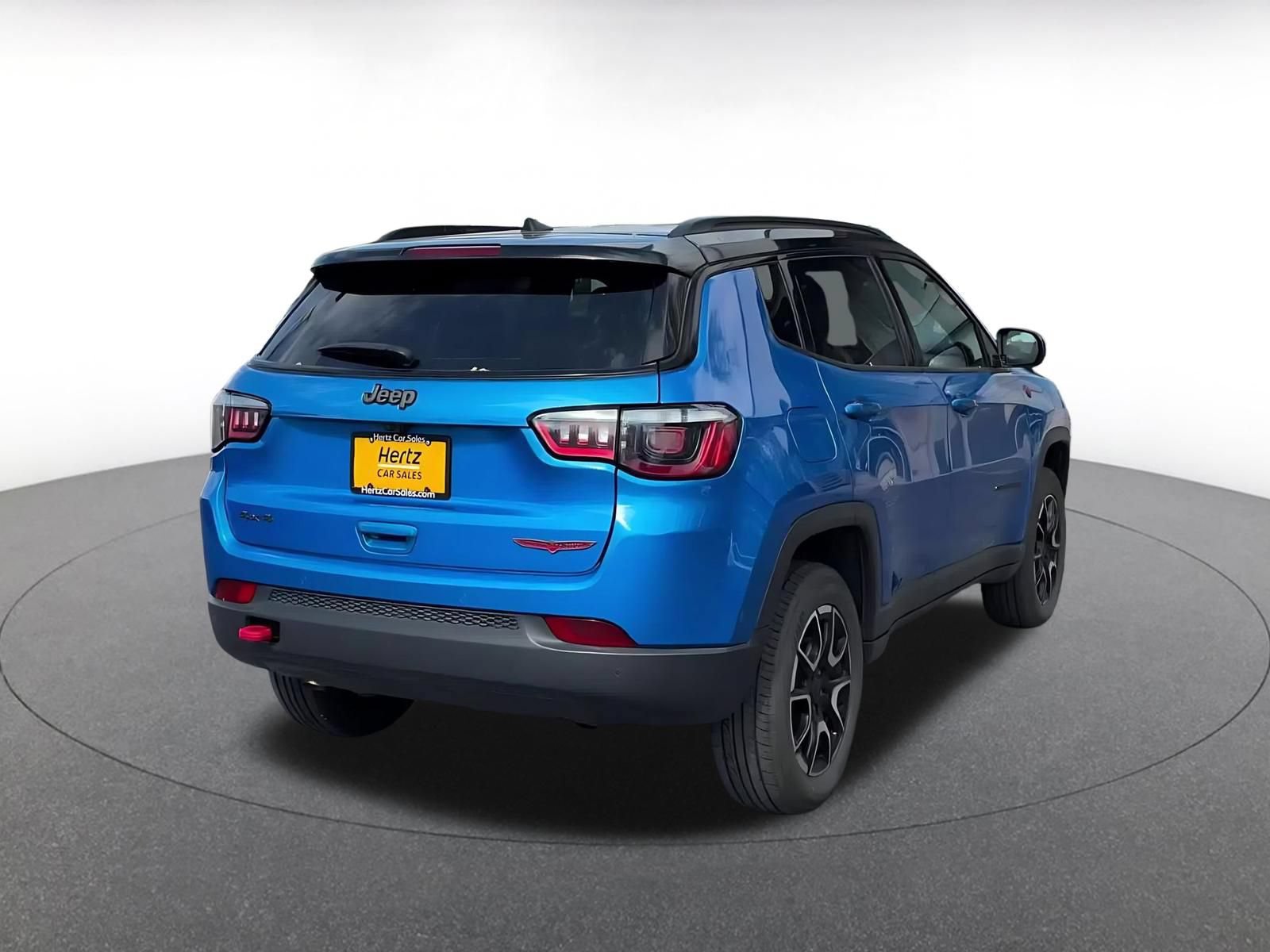 Used 2025 Jeep Compass Trailhawk AWD/4WD image 14