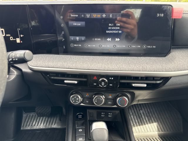 Certified 2025 Nissan Kicks SV AWD/4WD image 20