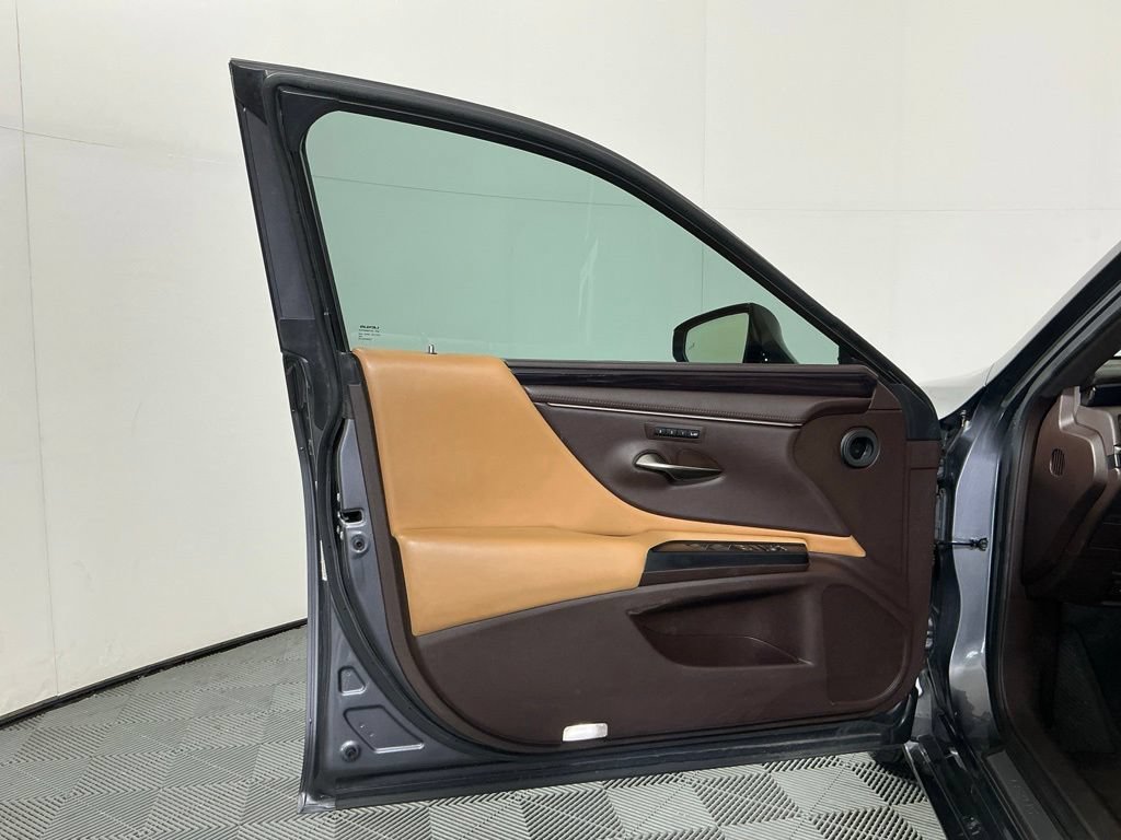 Used 2020 Lexus ES 300h w/ Premium Package FWD image 19