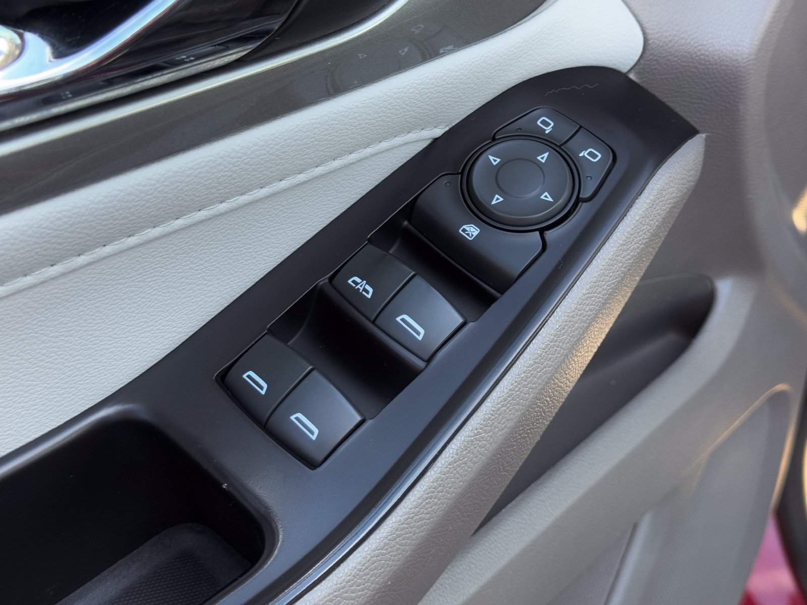Used 2020 Chevrolet Traverse LT w/ LT Premium Package AWD/4WD image 13