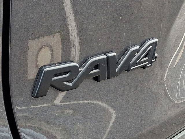 Certified 2023 Toyota RAV4 LE AWD/4WD image 18