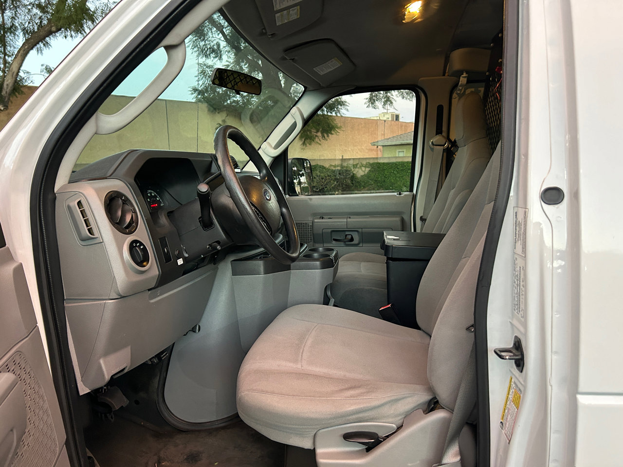 Used 2013 Ford E-150 and Econoline 150 image 9