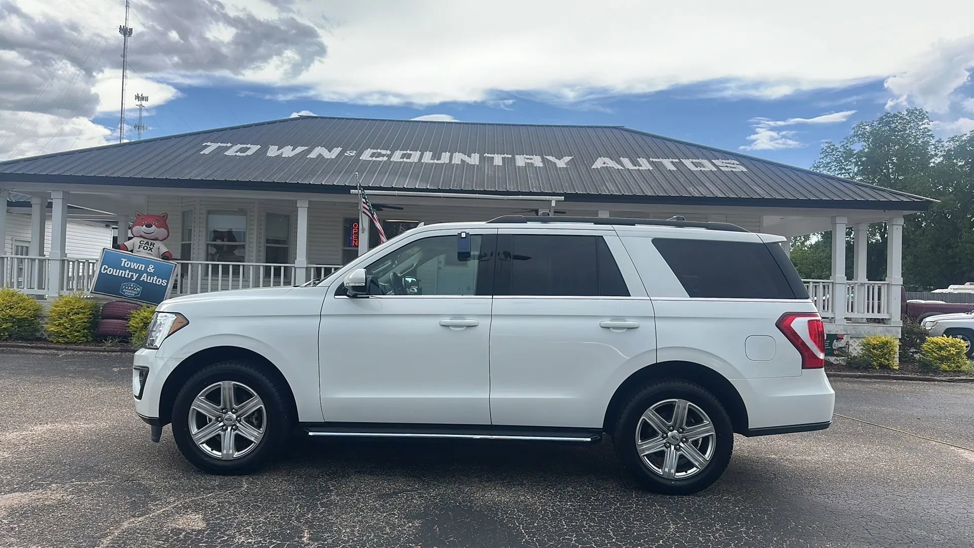 Used 2021 Ford Expedition XLT image 8