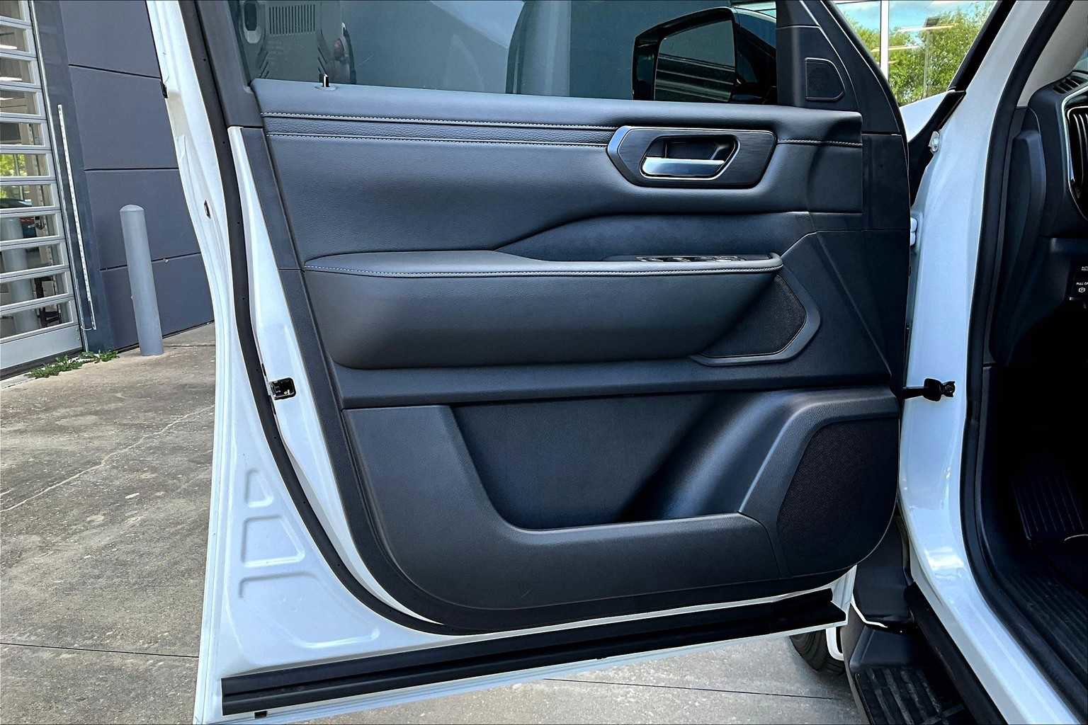 New 2026 Nissan Armada SV image 15