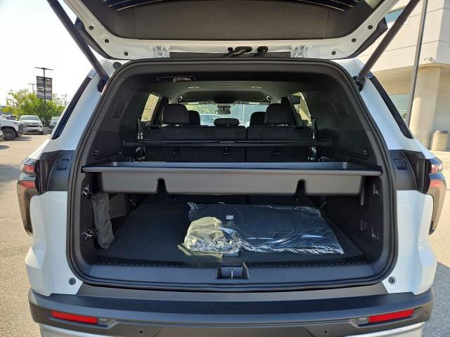 New 2027 Chevrolet Traverse LT w/ LPO, Cargo Package FWD image 26