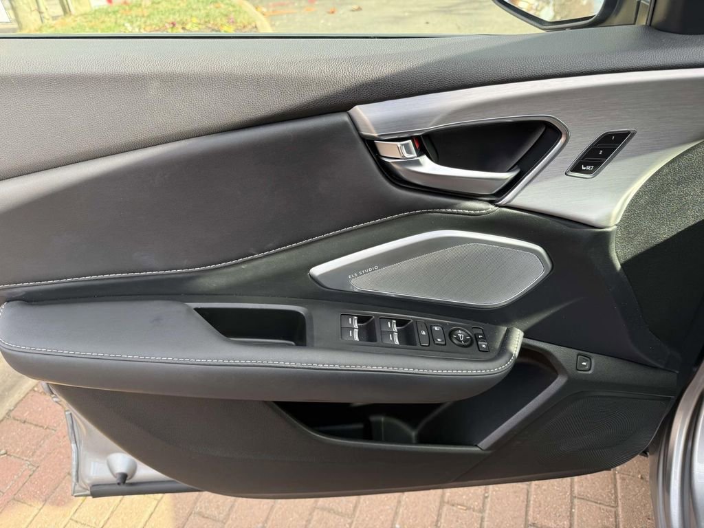 Used 2023 Acura RDX w/ Technology Package AWD/4WD image 10