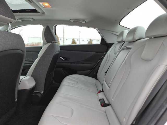 Used 2023 Hyundai Elantra Limited image 27