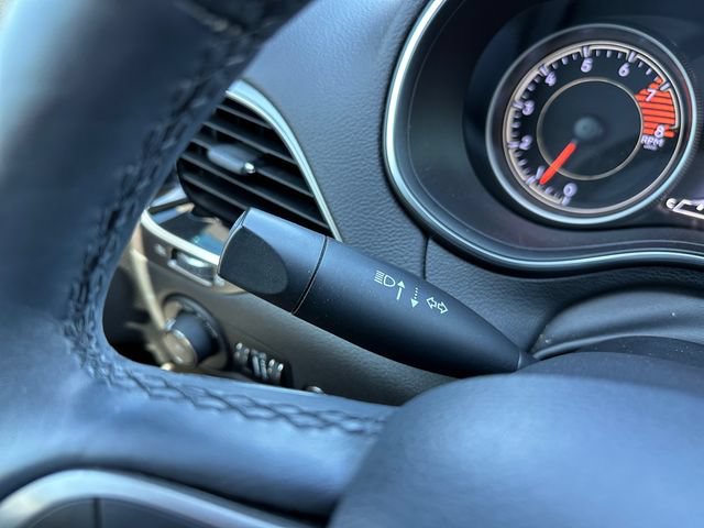 Used 2019 Jeep Cherokee Limited w/ Luxury Group FWD image 24
