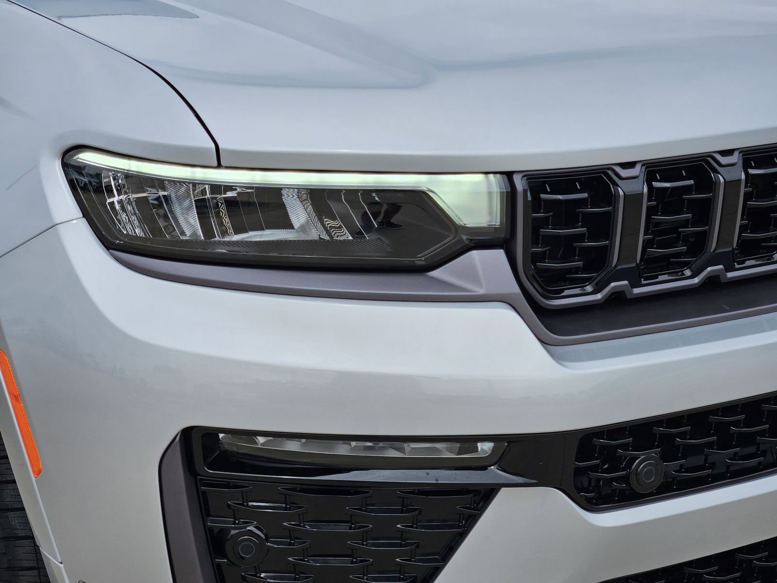 New 2026 Jeep Grand Cherokee Summit AWD/4WD image 9