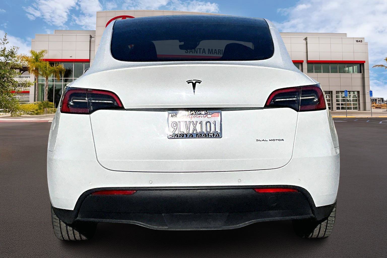 Used 2022 Tesla Model Y Long Range image 4