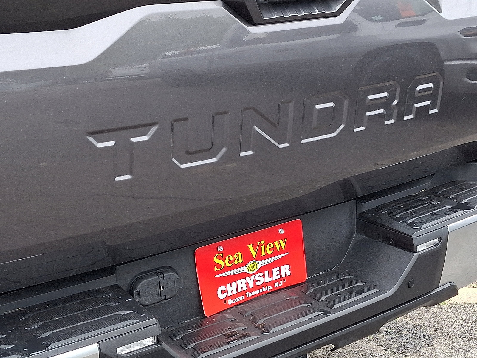 Used 2022 Toyota Tundra Limited w/ Power Package AWD/4WD image 30
