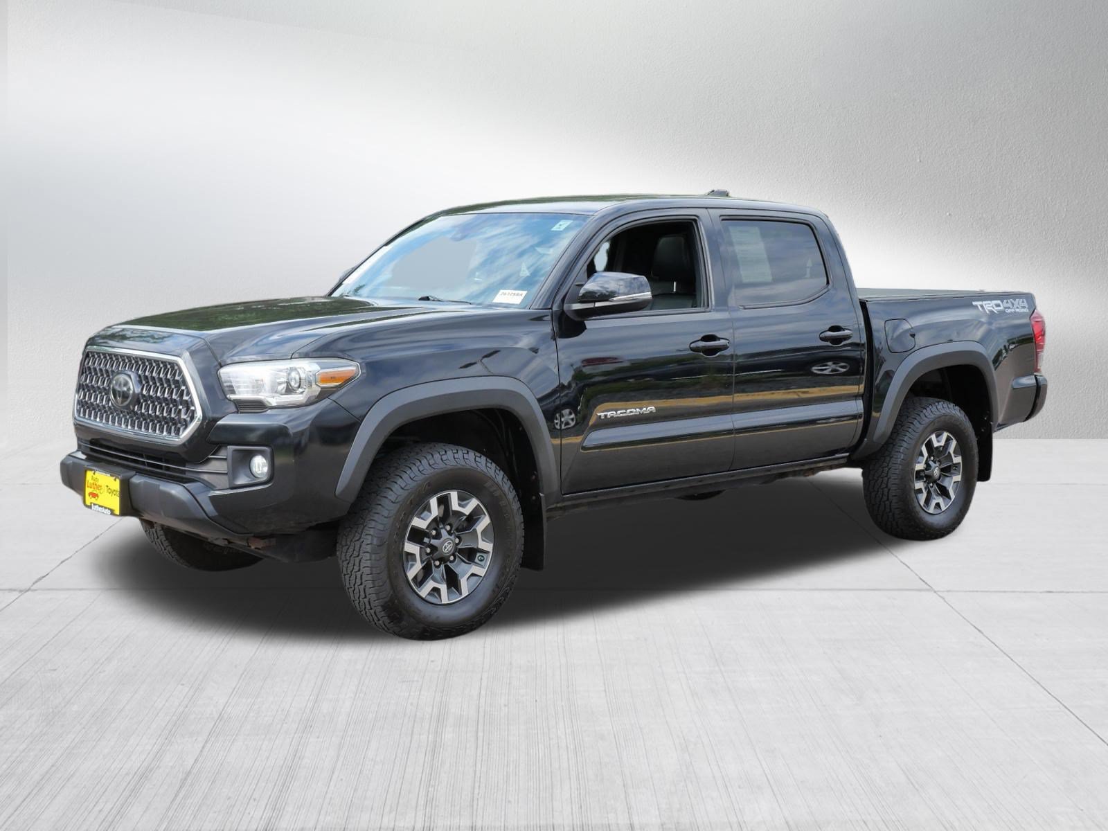 Certified 2018 Toyota Tacoma TRD Off-Road AWD/4WD image 3