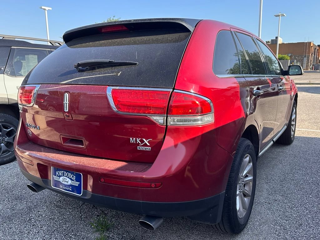 Used 2013 Lincoln MKX AWD image 4