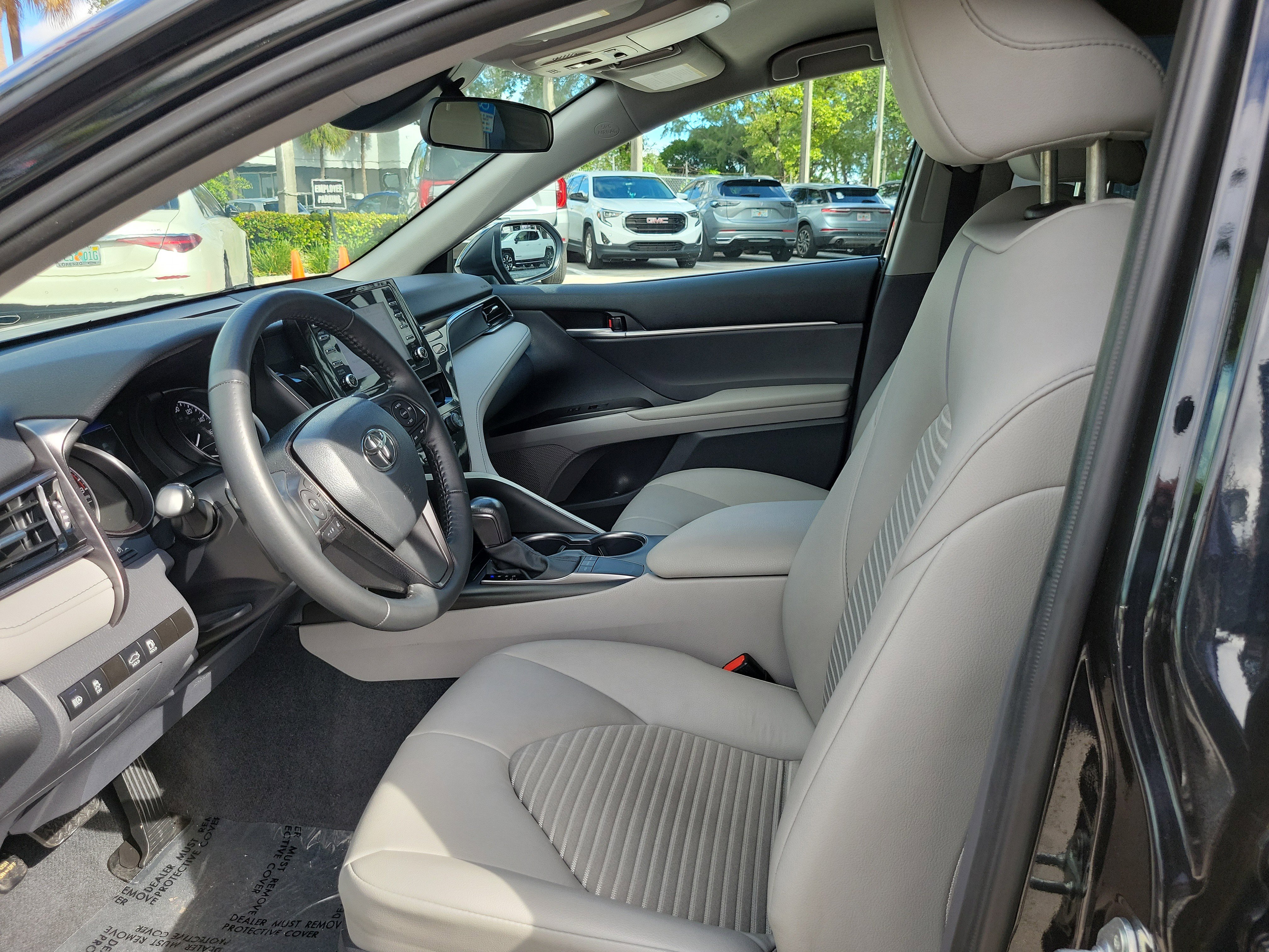 Used 2024 Toyota Camry SE image 10