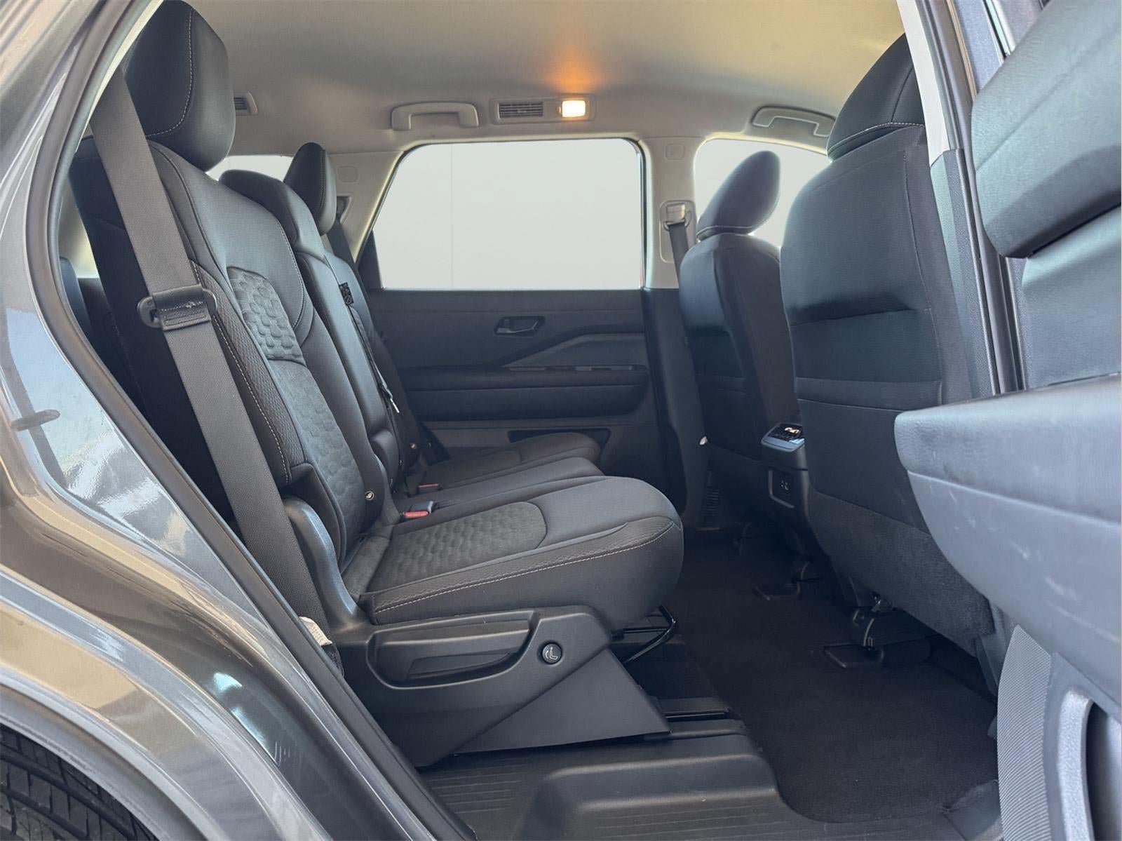 Used 2025 Nissan Pathfinder SV FWD image 28