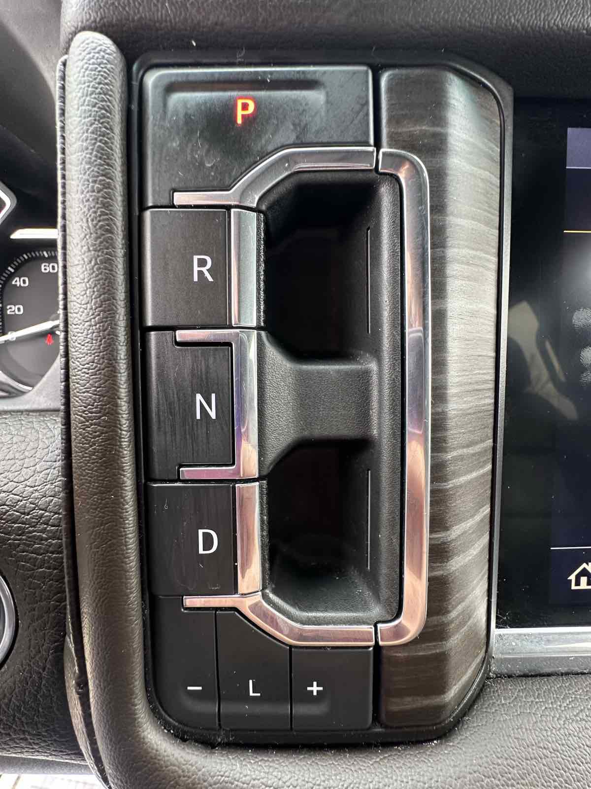 Used 2021 GMC Yukon Denali w/ Denali Premium Package AWD/4WD image 19
