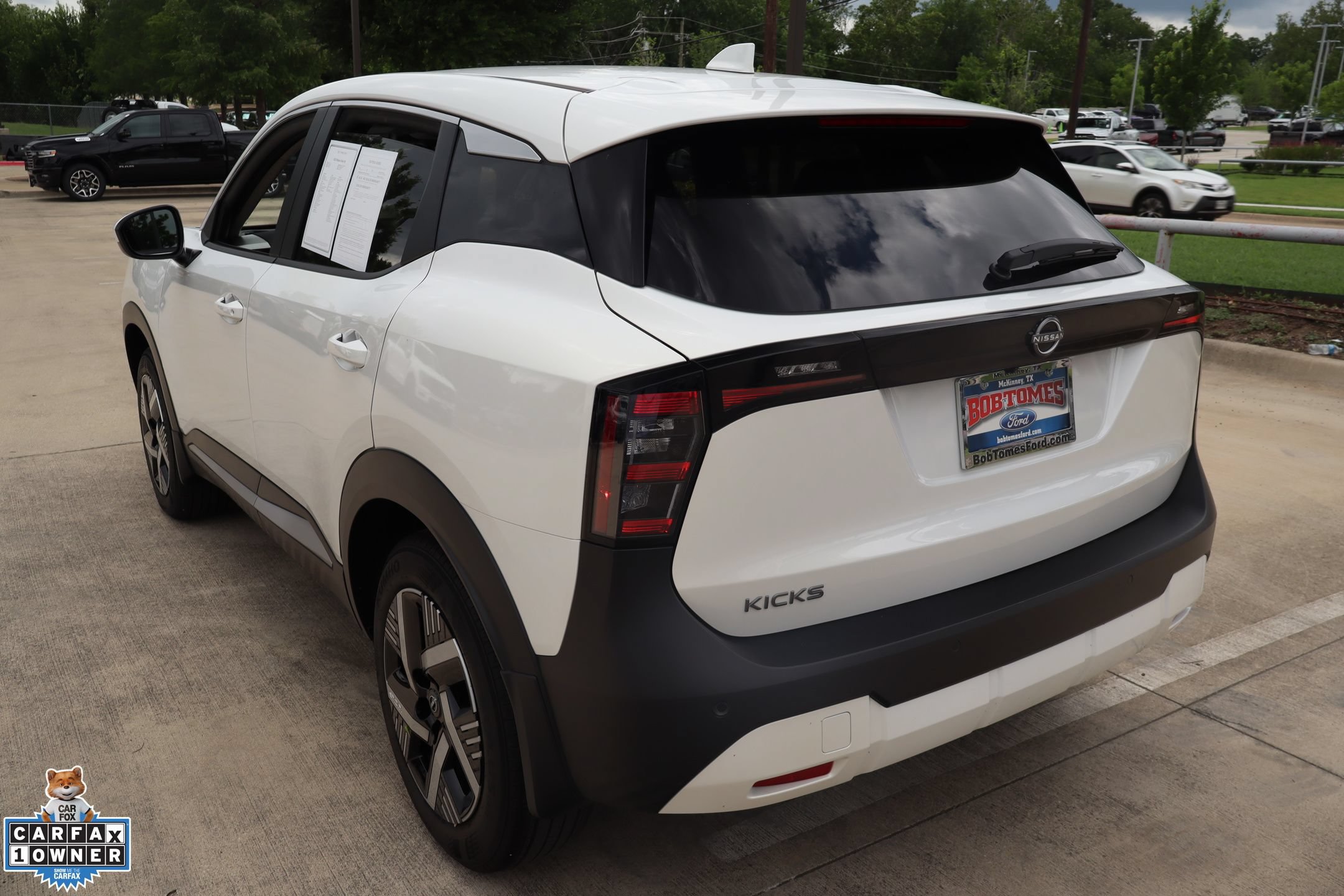 Used 2025 Nissan Kicks SV FWD image 6