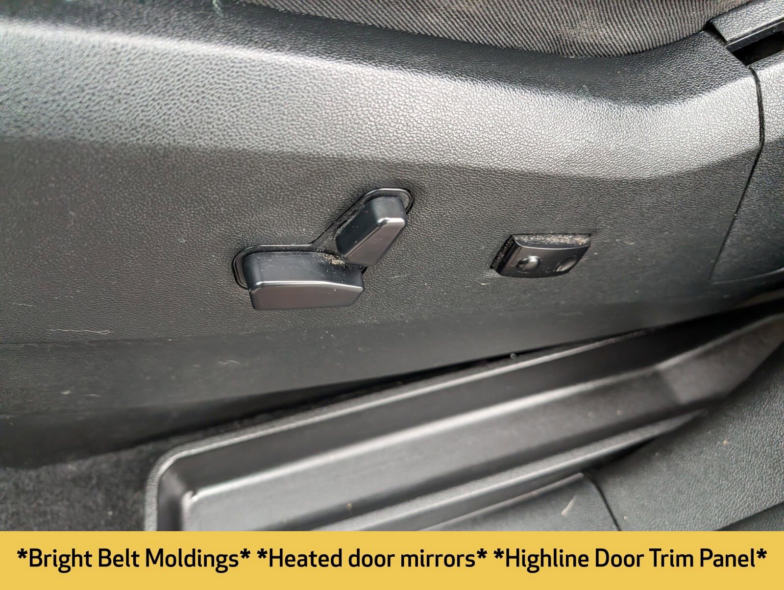 Used 2018 Dodge Grand Caravan SXT w/ Blacktop Package image 18