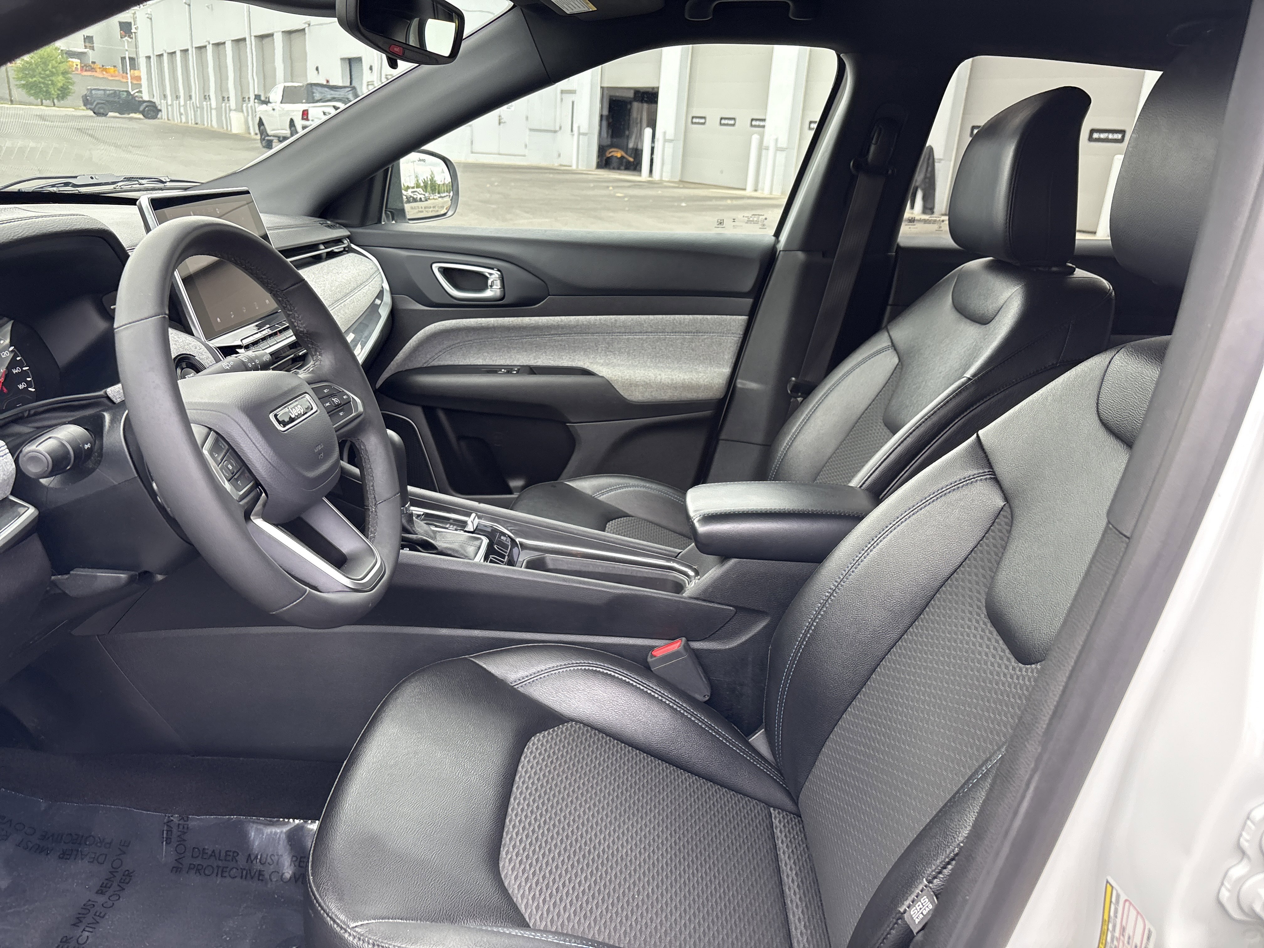 Used 2024 Jeep Compass Latitude AWD/4WD image 18
